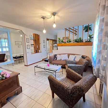 Casa Ferruccio - بيت للعطل *