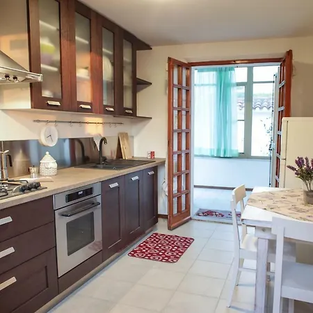 Casa Ferruccio - * بيزارو